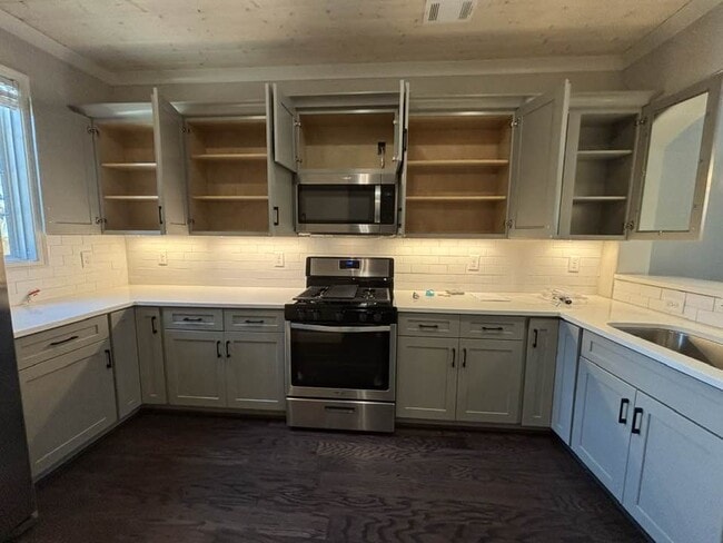 Photo - 999 Lennox Blvd