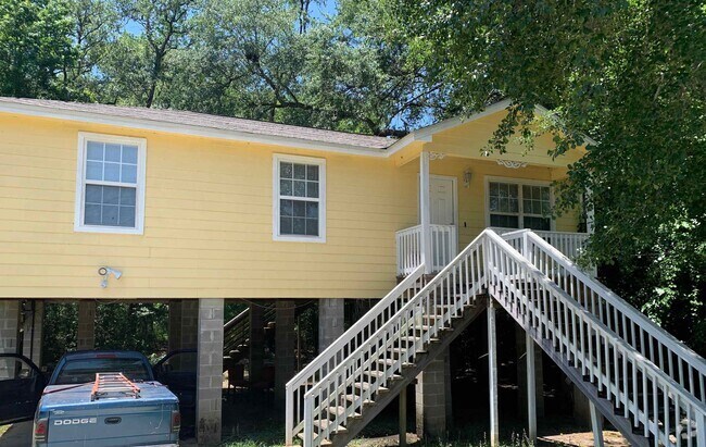 Building Photo - 3400 N Ridge Rd Rental