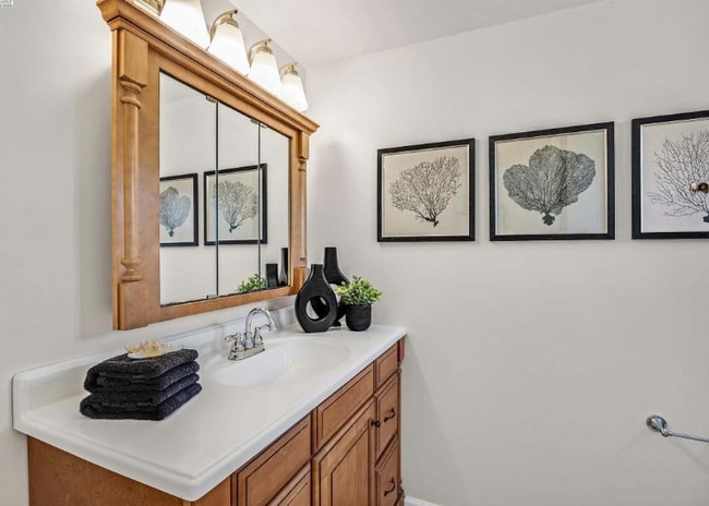 Photo - 24808 Mango St