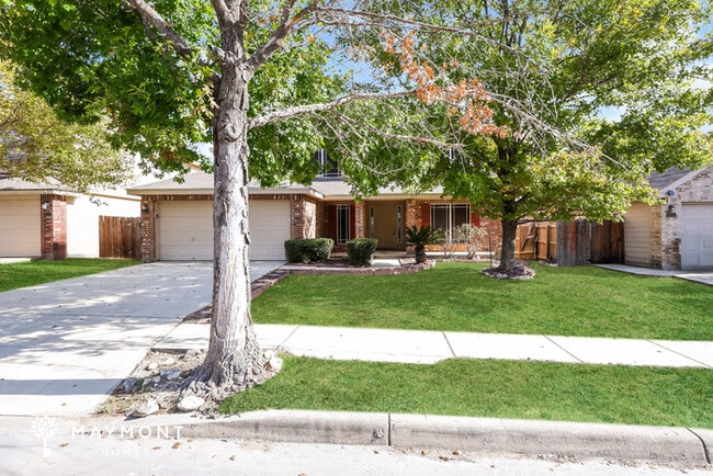 Photo - 10006 Caspian Ledge