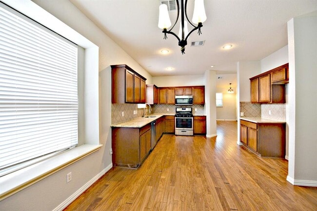 Photo - 104 Mertz Ln