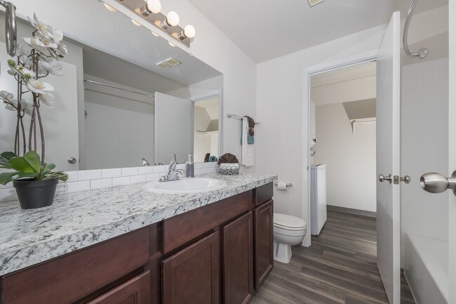 Solana Apartments