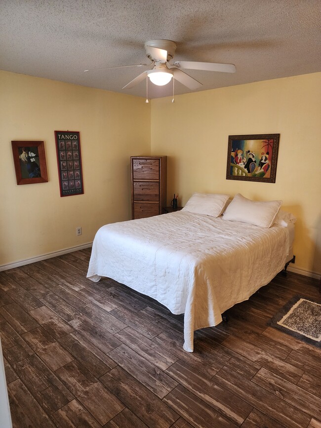 Photo - 603 Continental Dr