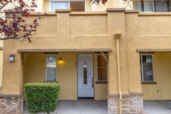 Photo - Beautiful 3 bedroom townhouse that is conv...