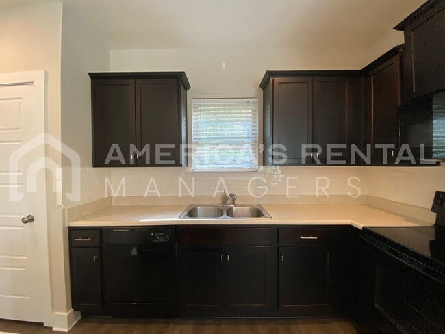 Photo - Large Townhome for Rent in Gardendale...  View with 48 Hours Notice!