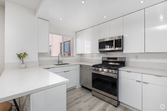 2BR, 1BA - 1,150SF - Kitchen
