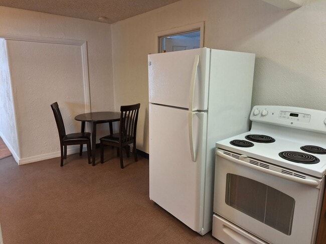 Building Photo - 3204-3216 Busch St