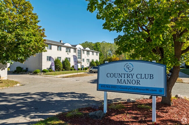 Photo - Country Club Manor Apartments
