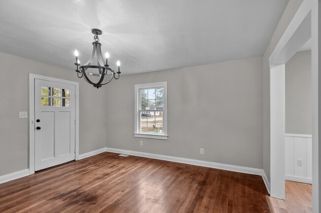 Front Door / Living Room - 1317 Hill St