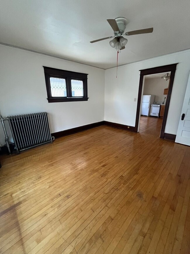 Photo - 2BR Upper Unit Off Brady St in the Heart o... Unidad #3