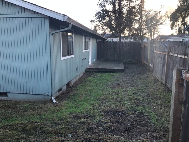 Photo - 2 bedroom 1 bath duplex in Cottage Grove!