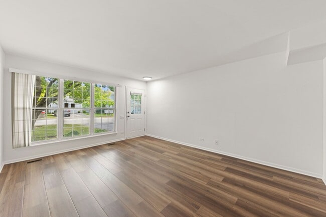 Photo - 182 Half Moon Cir