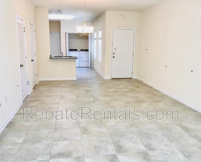 Photo - 732 Servia Dr