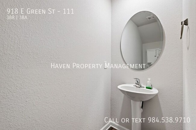 Photo - 918 E Green St