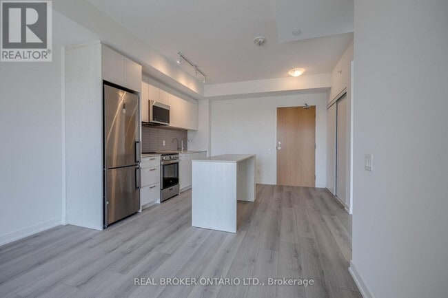 Photo - 1787 St Clair Ave W Unité 723