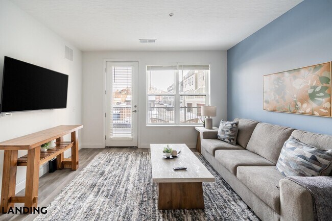 Photo - 210 W 5th Ave Unidad 208