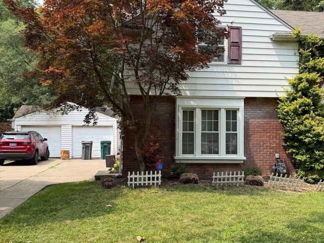Building Photo - 3770 Brewster St