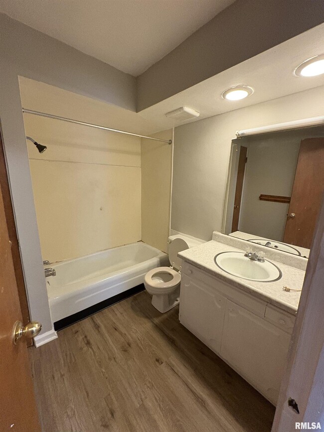 Photo - 760 E Shore Dr Unit 2