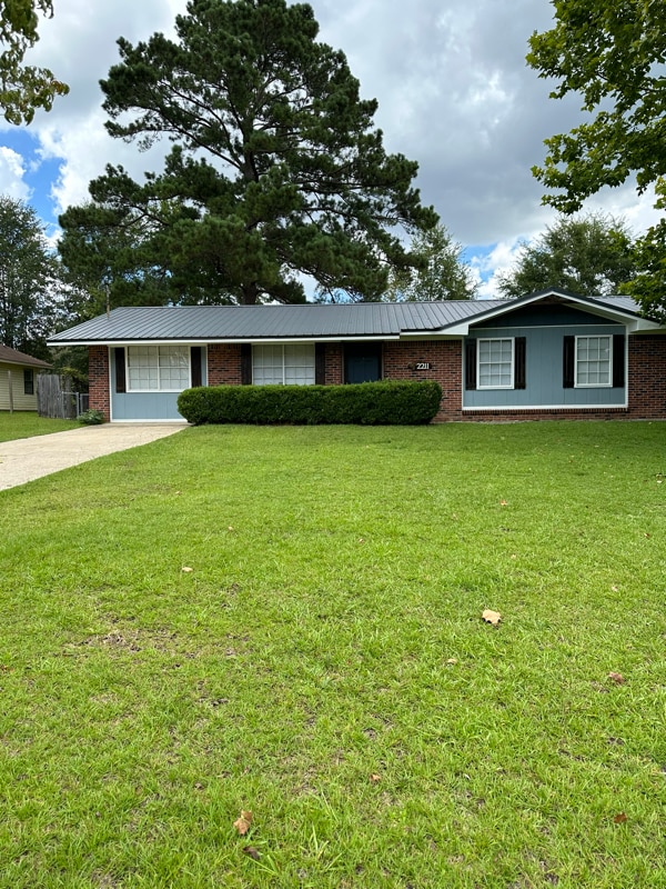 Photo - 2211 Shannondoah Dr House