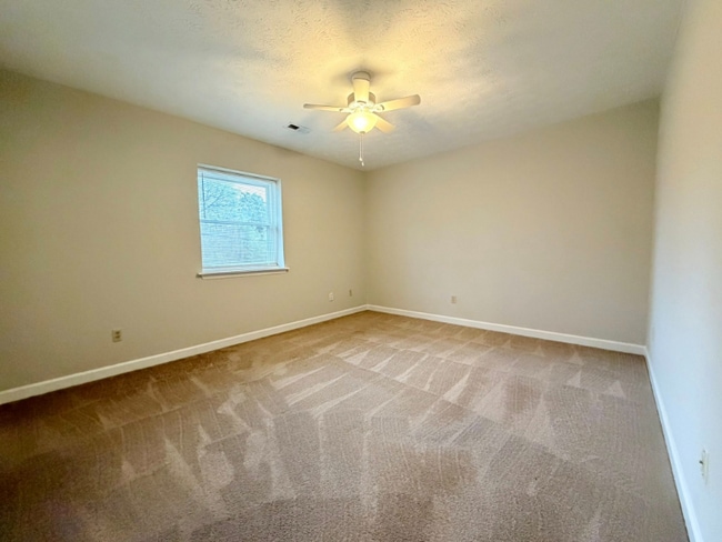 Photo - 2728 Kirkwood Dr Unidad H