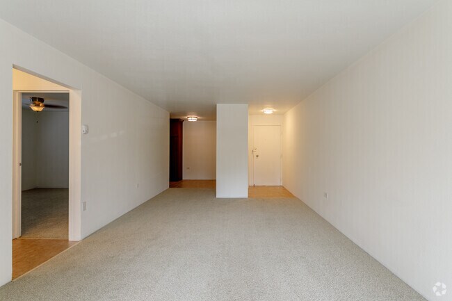 2BR, 1BA - 950SF - Living Room - Paragon Apartments