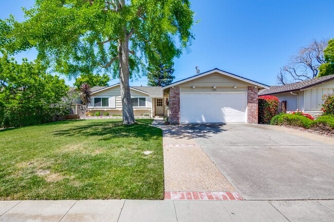 Charming Updated 4 Bedroom Home in Santa C... - Charming Updated 4 Bedroom Home in Santa C...