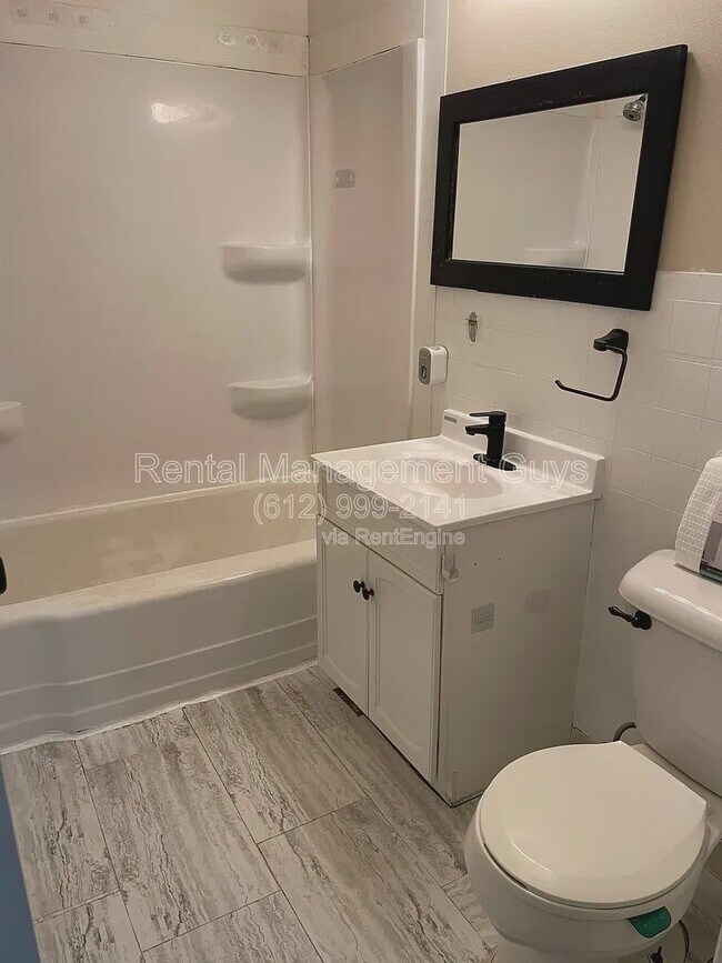 Photo - 1219 Oxford St