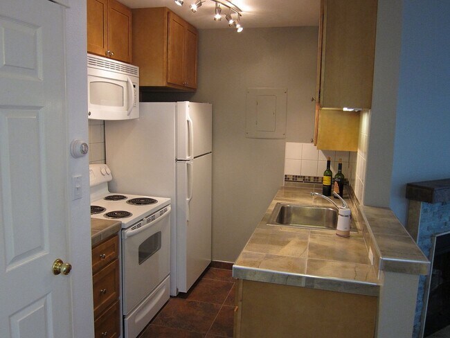 Photo - Lofted one bedroom condo, close to everything! Unit 2
