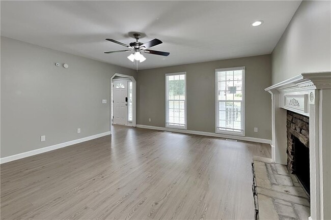 Photo - 74 Woodsfield Ln