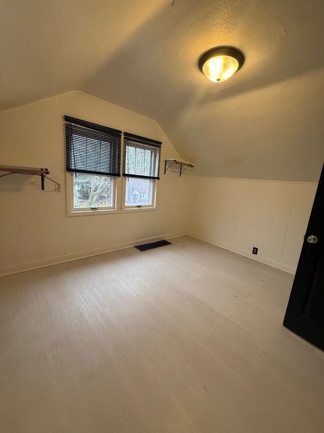 Photo - 5116 N 32nd St Unidad 5116A N 32nd St (upper)