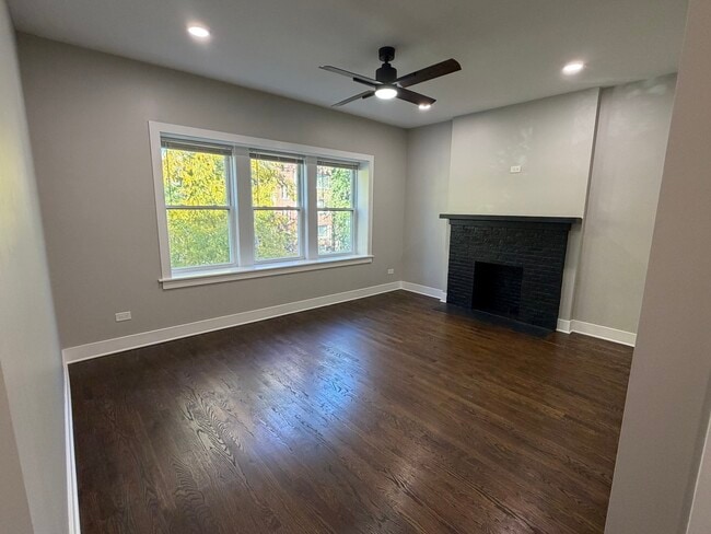 Photo - 7823 S Colfax Ave Unidad 2N