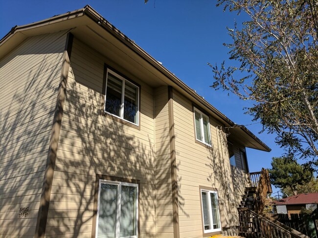 Building Photo - Kearney Street Apts. Unit A