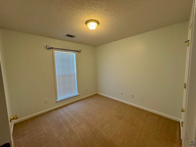 Photo - 505 Dorothy Ct