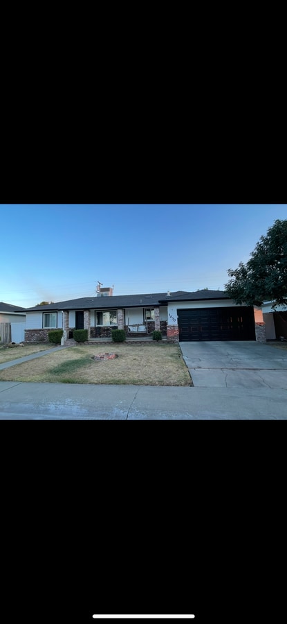 Photo - 1030 W Cedar St House