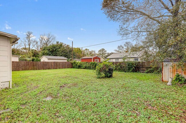 Photo - 5319 Attleboro St