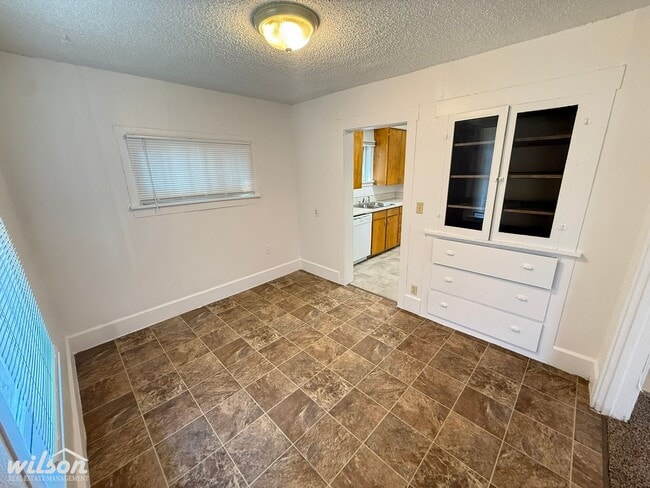 Photo - 912 S 10th Ave