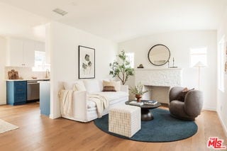 Photo - 784 Elmira St