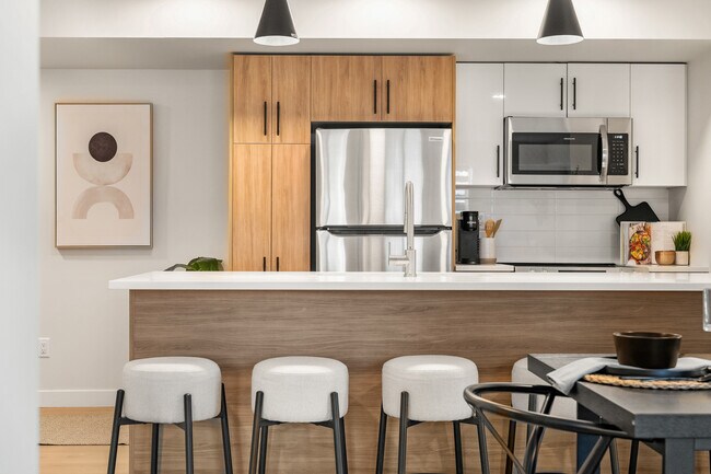 Photo - Skyway Apartments