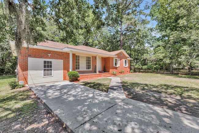 Building Photo - Solid Brick Home on Nearly Half an Acre — Space, Privacy & Charleston Convenience