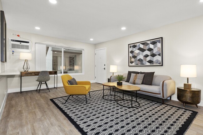 Photo - Kling Trio Apartments