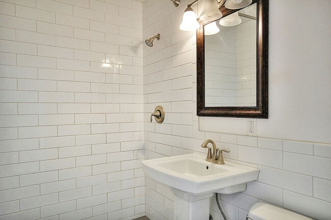 Photo - 6694 Del Playa Dr Unidad B