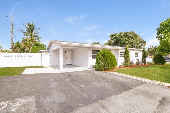 Photo - 161 NE 20th St