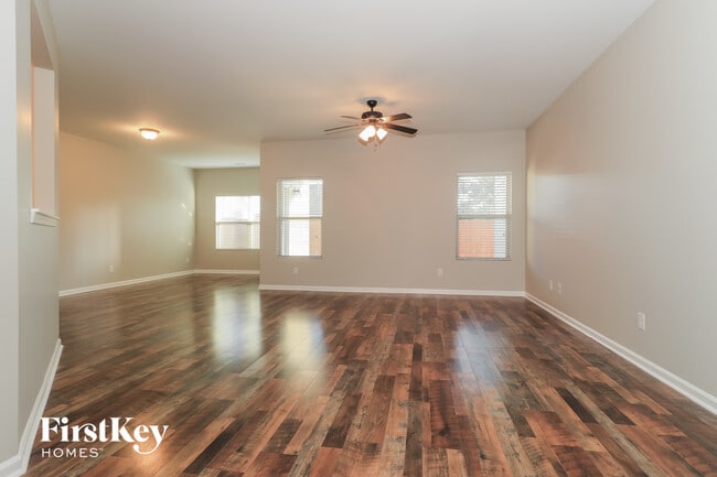 Photo - 109 Caledonian Cir