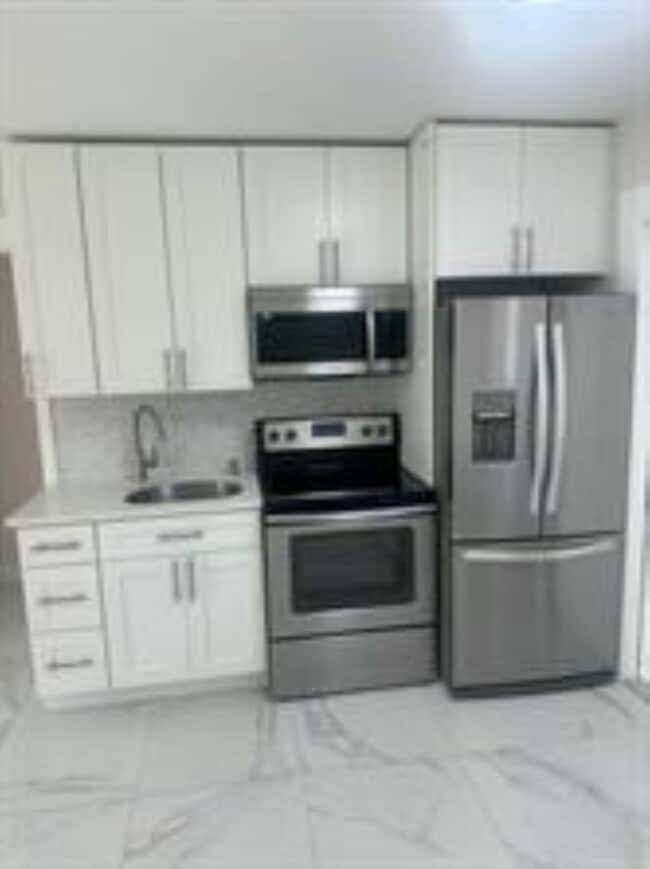 Photo - 1227 NW 6th Ave Unit A