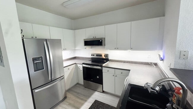 Photo - The Grande Downtown - REMODELED 1 Bedroom Available for rent NOW!