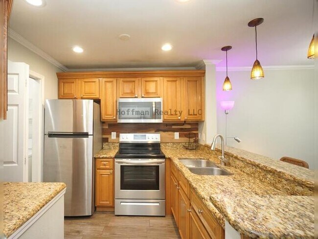 Beautiful 2-Bedroom Condo with Lake Views in Carrollwood