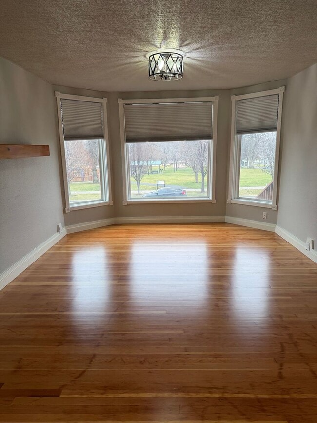 Photo - 5 bedroom house next to park