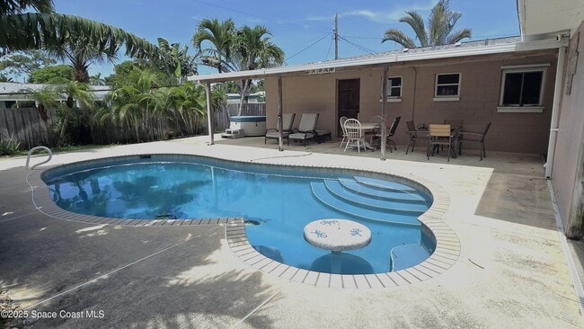 Photo - 141 E Exeter St