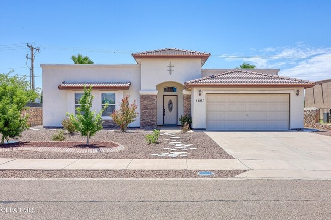 Building Photo - 5601 Valley Maple Dr
