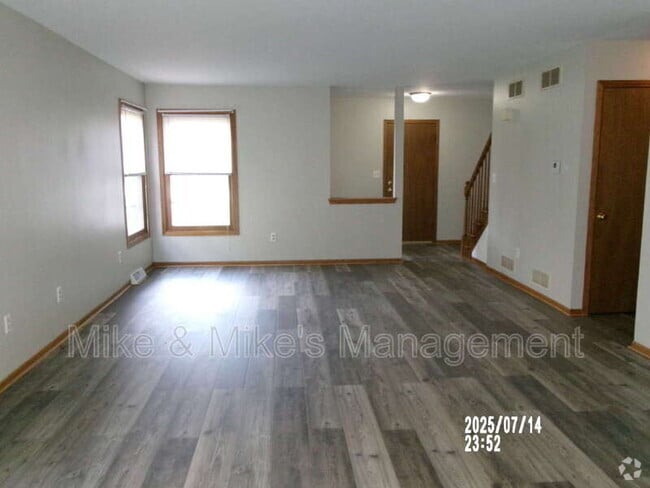 Building Photo - 3365 S 113th St Rental